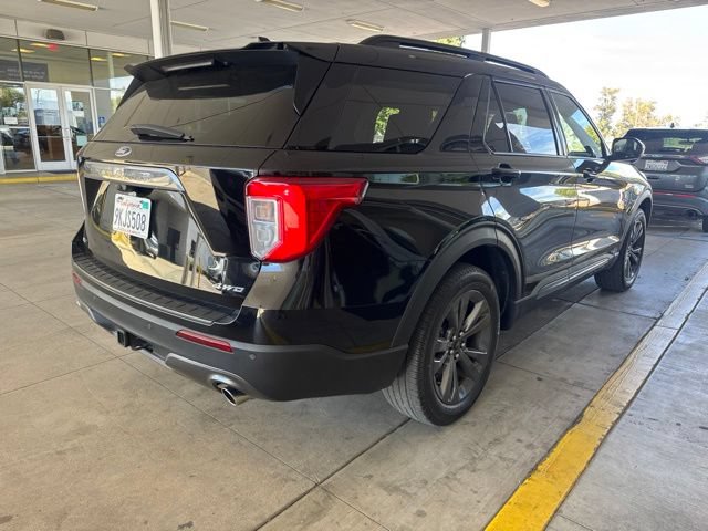 Certified 2023 Ford Explorer XLT w/ Equipment Group 202A AWD/4WD image 3