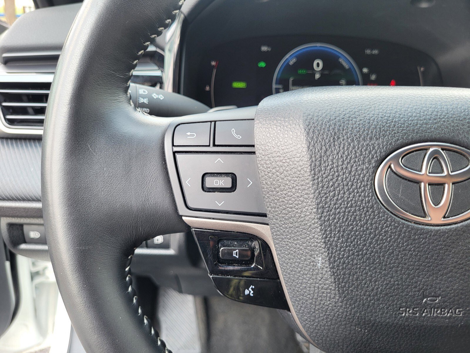 Used 2025 Toyota Camry SE FWD image 29