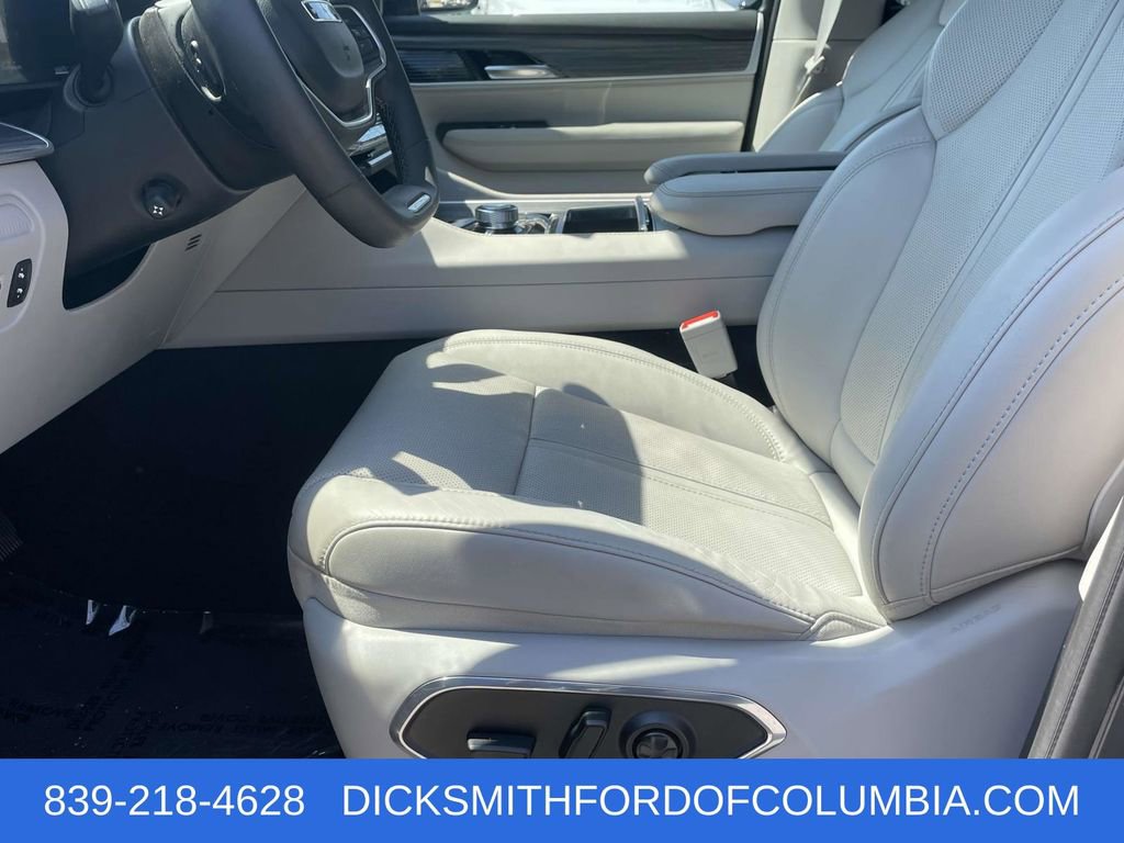 Used 2024 Jeep Wagoneer Series II w/ HD Trailer Tow Package image 13