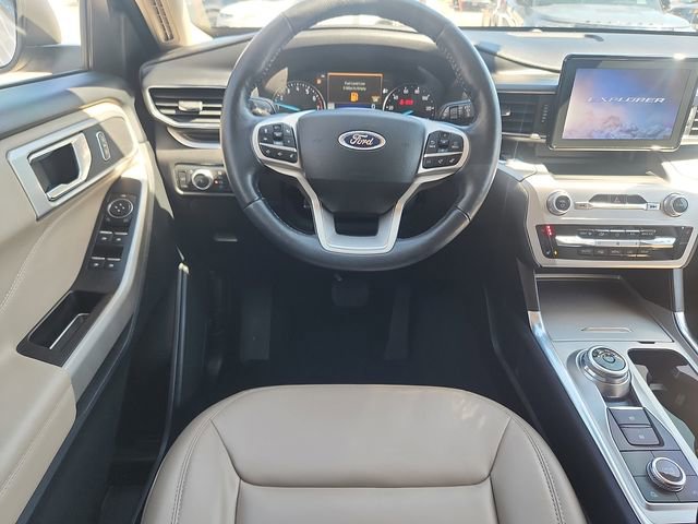 Certified 2022 Ford Explorer XLT w/ Equipment Group 202A image 9