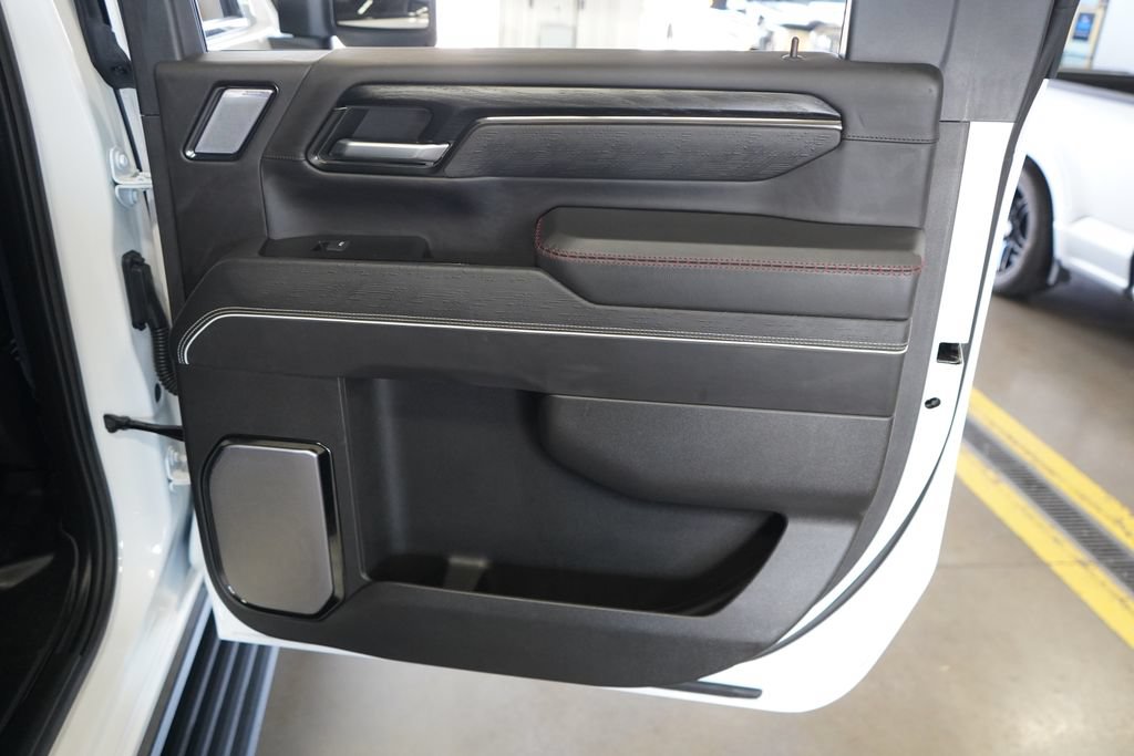 Used 2024 GMC Sierra 2500 AT4X AWD/4WD image 32