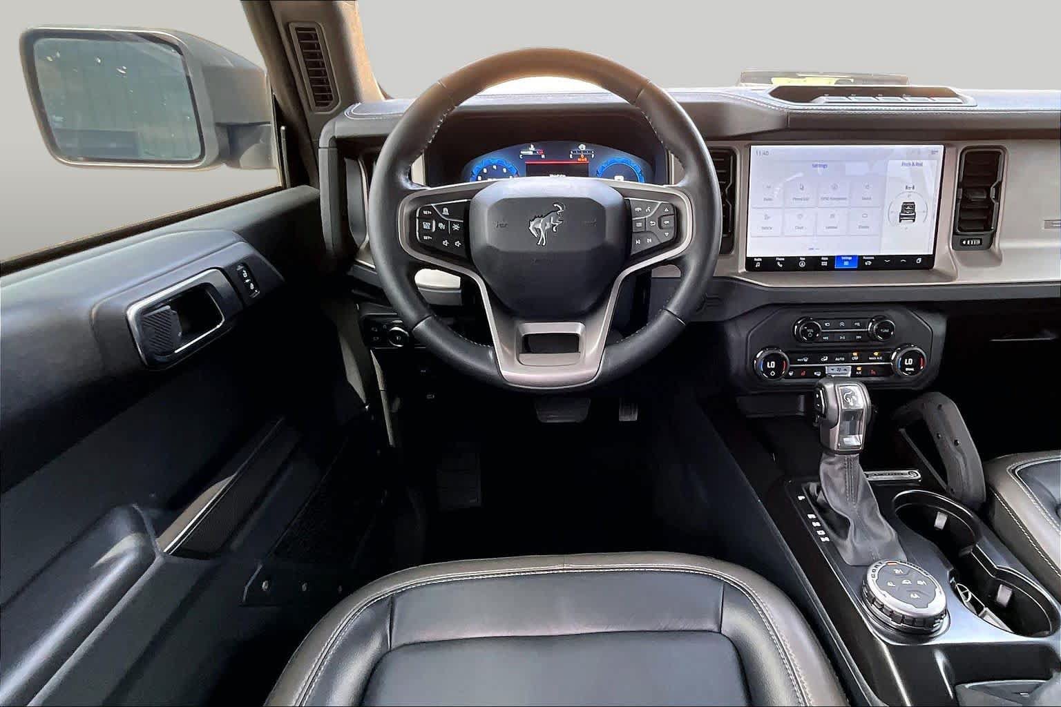 Certified 2025 Ford Bronco Outer Banks w/ Sasquatch Package AWD/4WD image 8