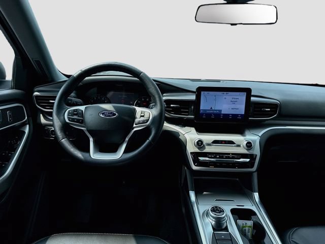 Certified 2022 Ford Explorer XLT w/ Equipment Group 202A AWD/4WD image 29