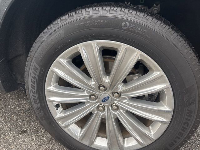 Certified 2023 Ford Explorer Limited w/ Hybrid Equipment Group 310A image 9