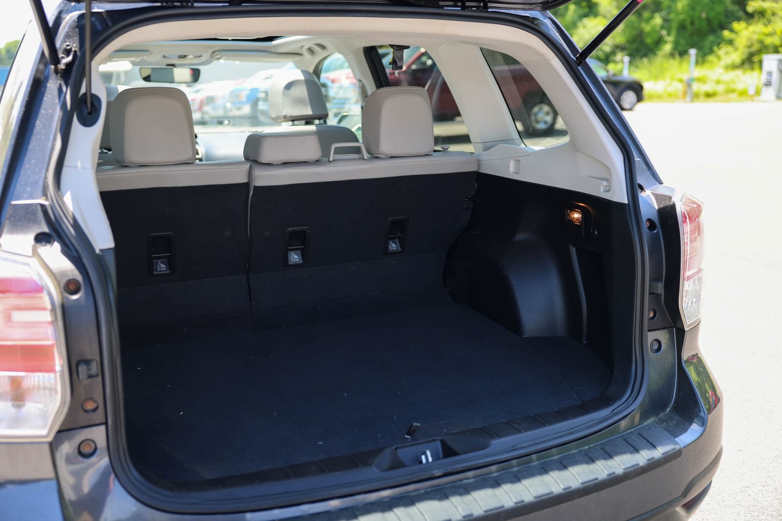Used 2018 Subaru Forester 2.5i Limited AWD/4WD image 12