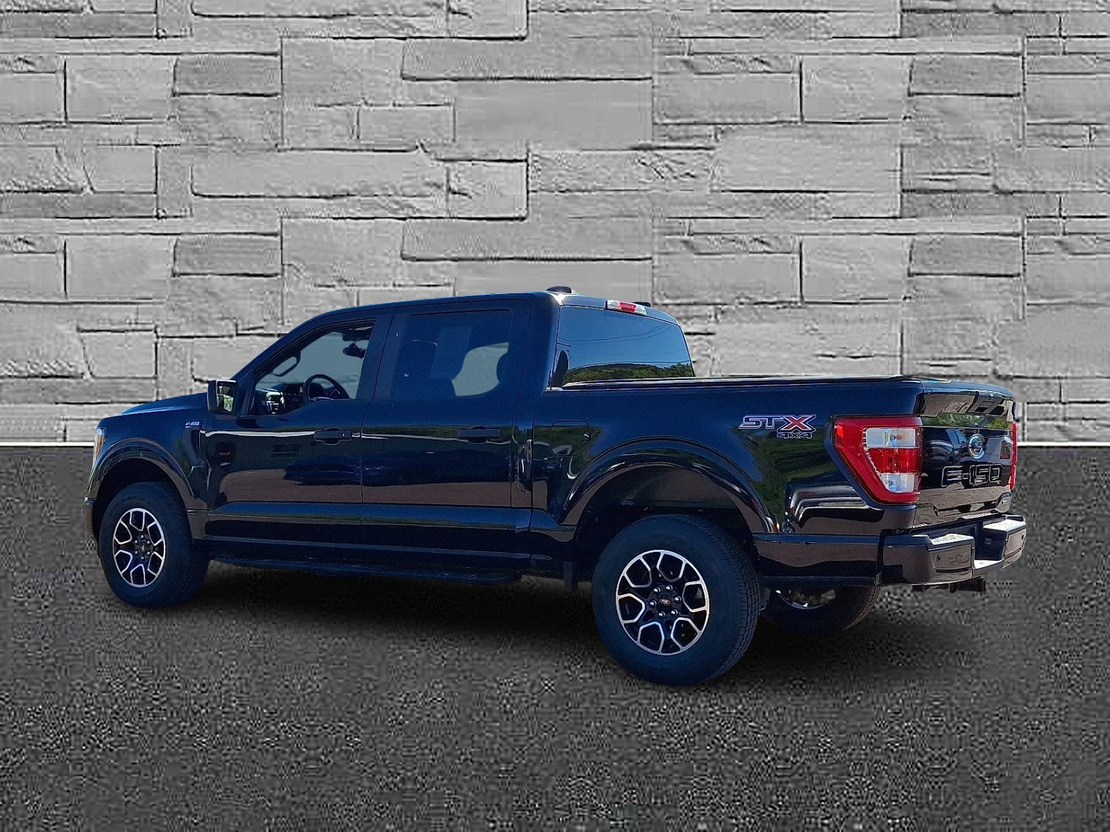 Certified 2022 Ford F150 XL w/ STX Appearance Package image 7