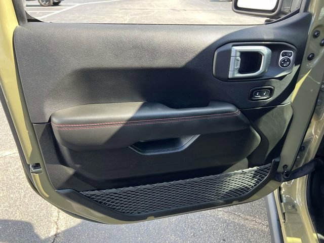 Used 2025 Jeep Wrangler Rubicon w/ Convenience Group image 12