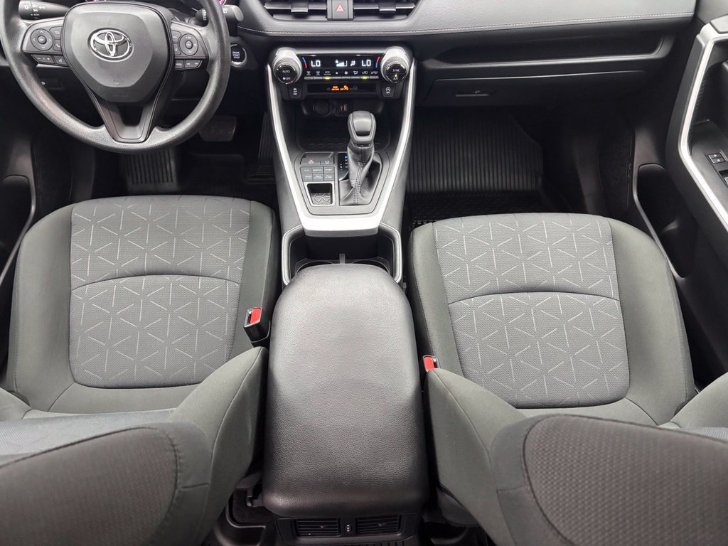 Used 2025 Toyota RAV4 XLE AWD/4WD image 36