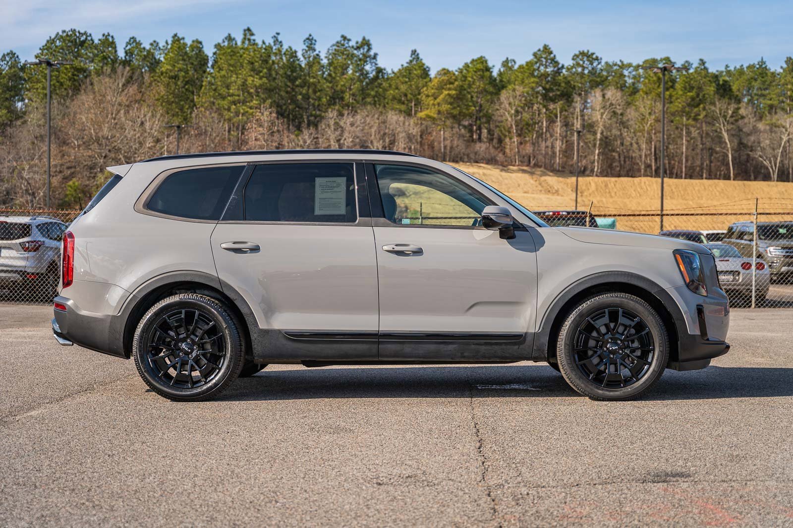 Used 2022 Kia Telluride SX w/ SX Prestige Package image 6