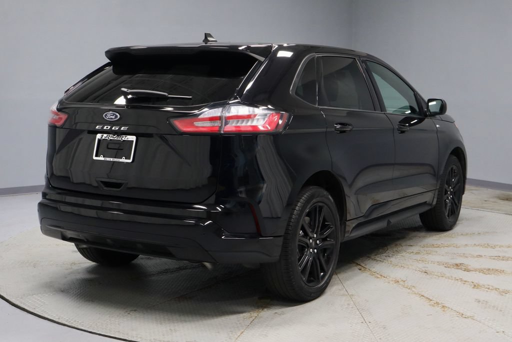 Certified 2024 Ford Edge ST-Line AWD/4WD image 11