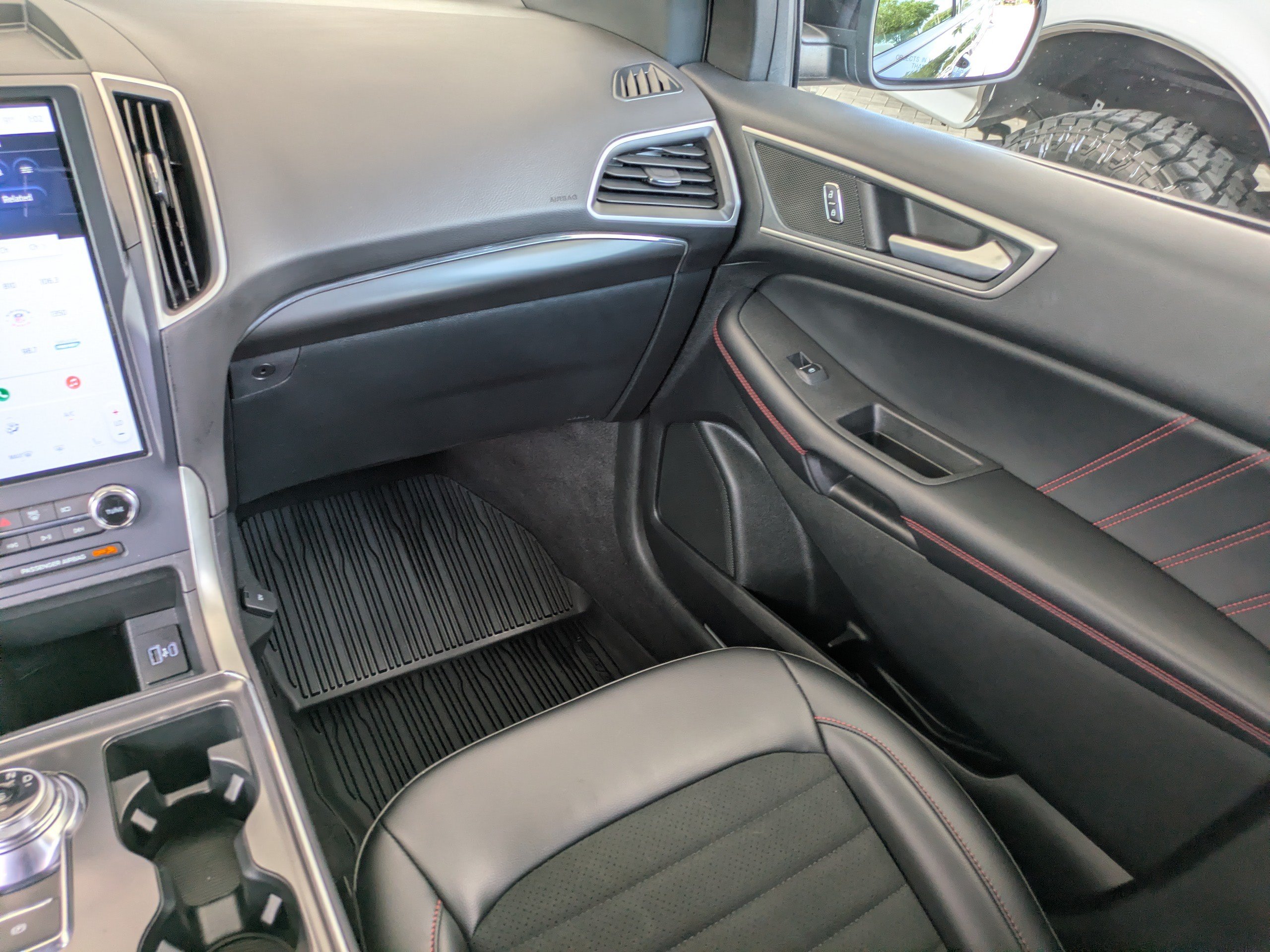 Certified 2024 Ford Edge ST-Line AWD/4WD image 18