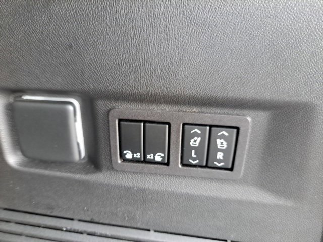 Used 2023 GMC Yukon Denali image 35