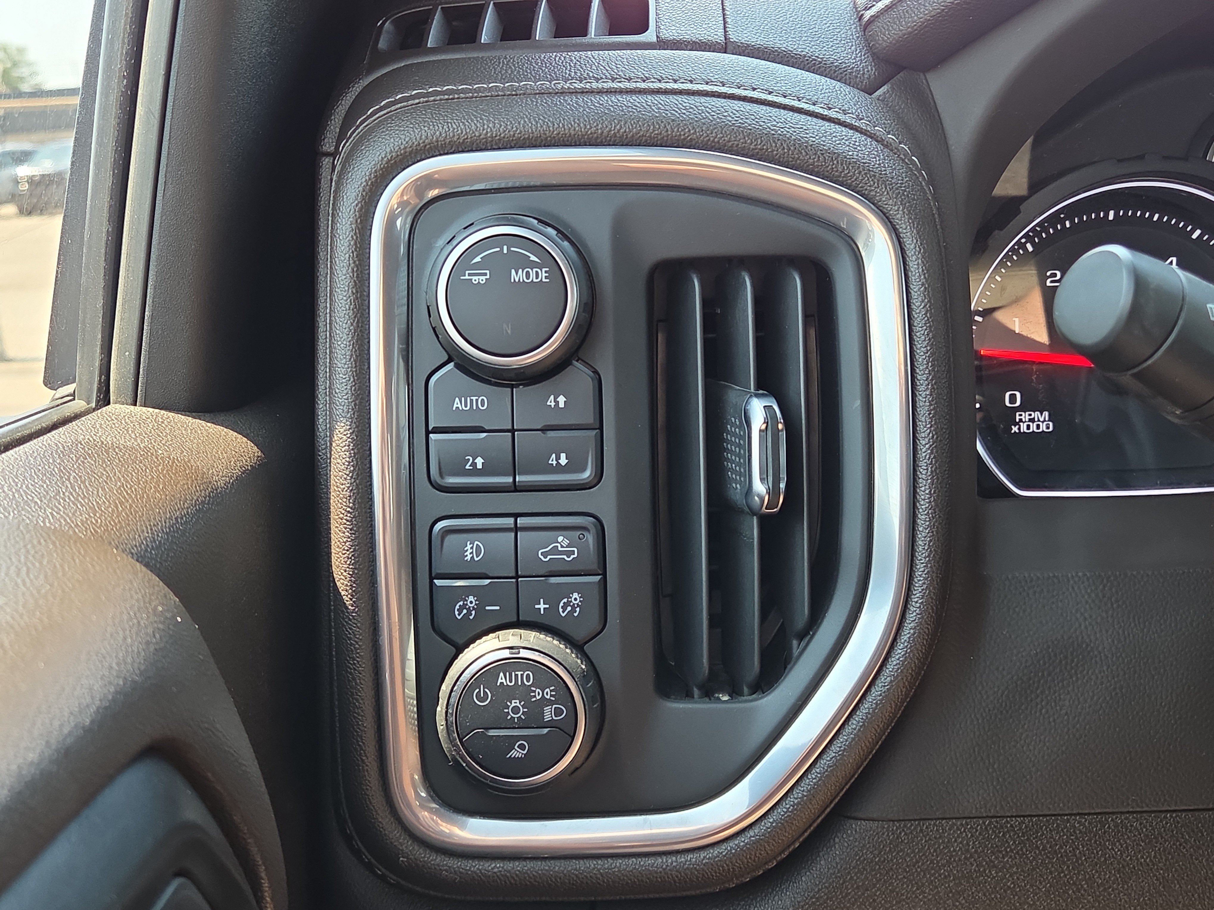 Used 2021 Chevrolet Silverado 2500 LTZ AWD/4WD image 27
