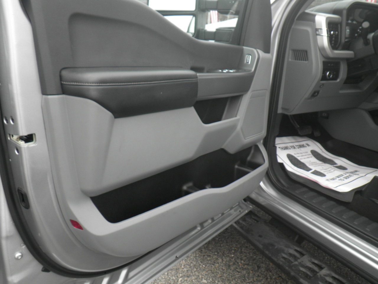 Certified 2024 Ford F350 XLT w/ Tremor Off-Road Package image 18