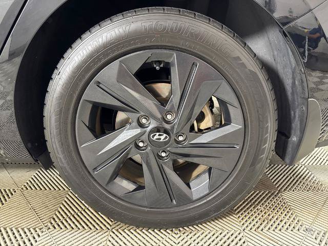 Used 2022 Hyundai Elantra SEL FWD image 11