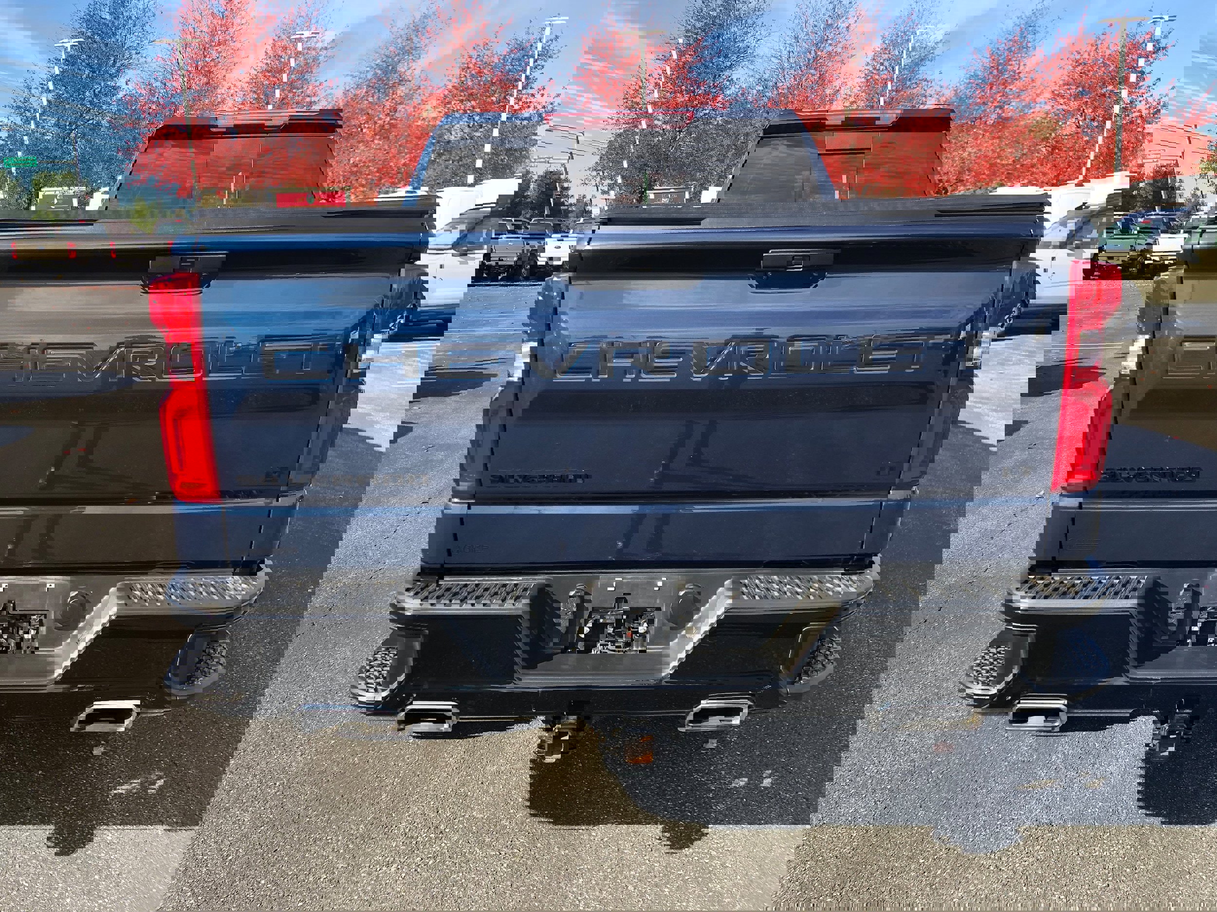 Used 2021 Chevrolet Silverado 1500 LT Trail Boss w/ Convenience Package II image 4