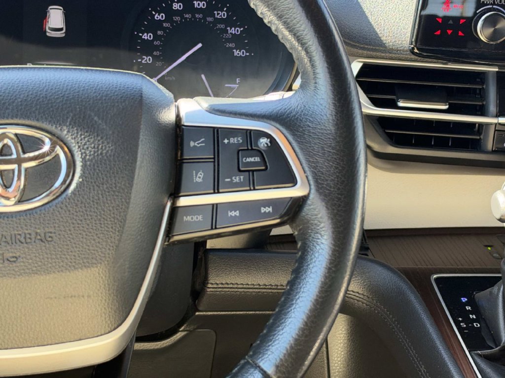 Used 2022 Toyota Sienna XLE w/ XLE Plus Package FWD image 14