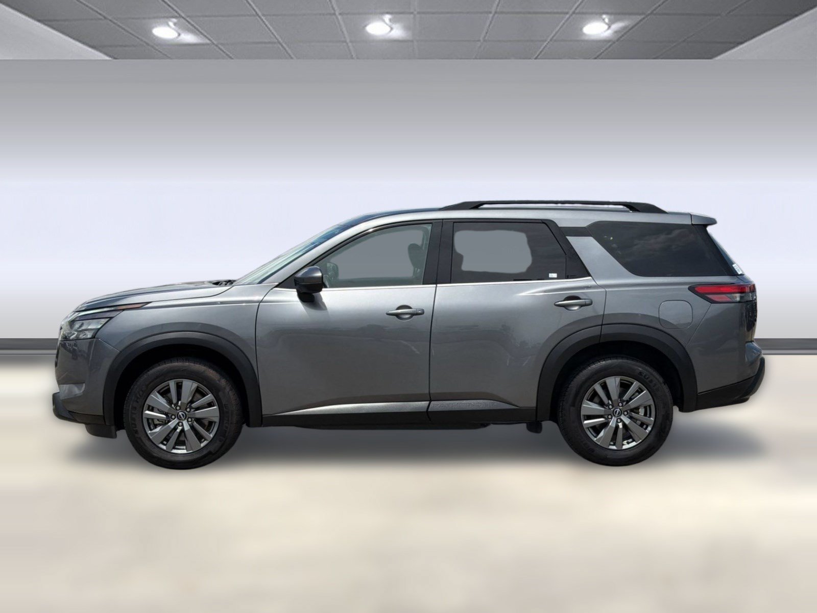 Used 2025 Nissan Pathfinder SV FWD image 2