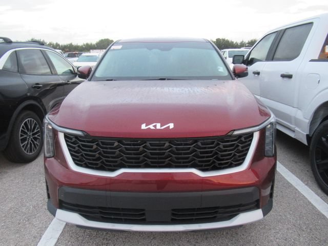 Used 2024 Kia Sorento LX FWD image 2