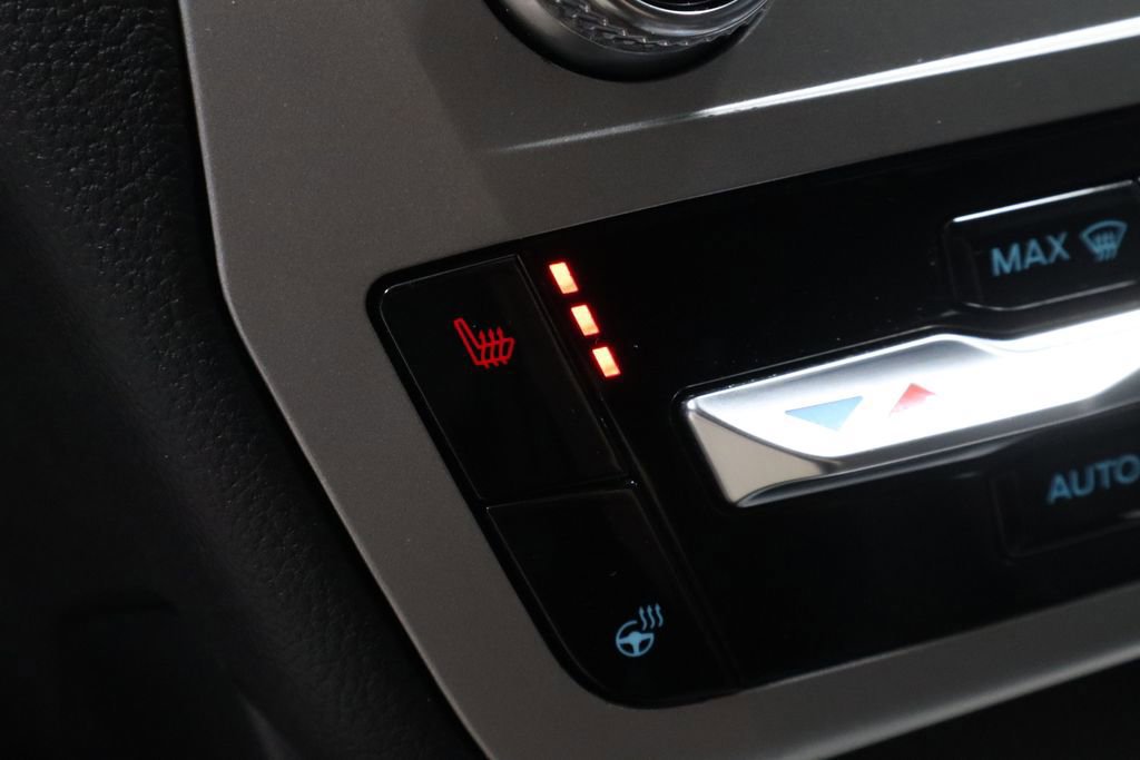 Certified 2022 Ford Explorer XLT w/ Equipment Group 202A image 11