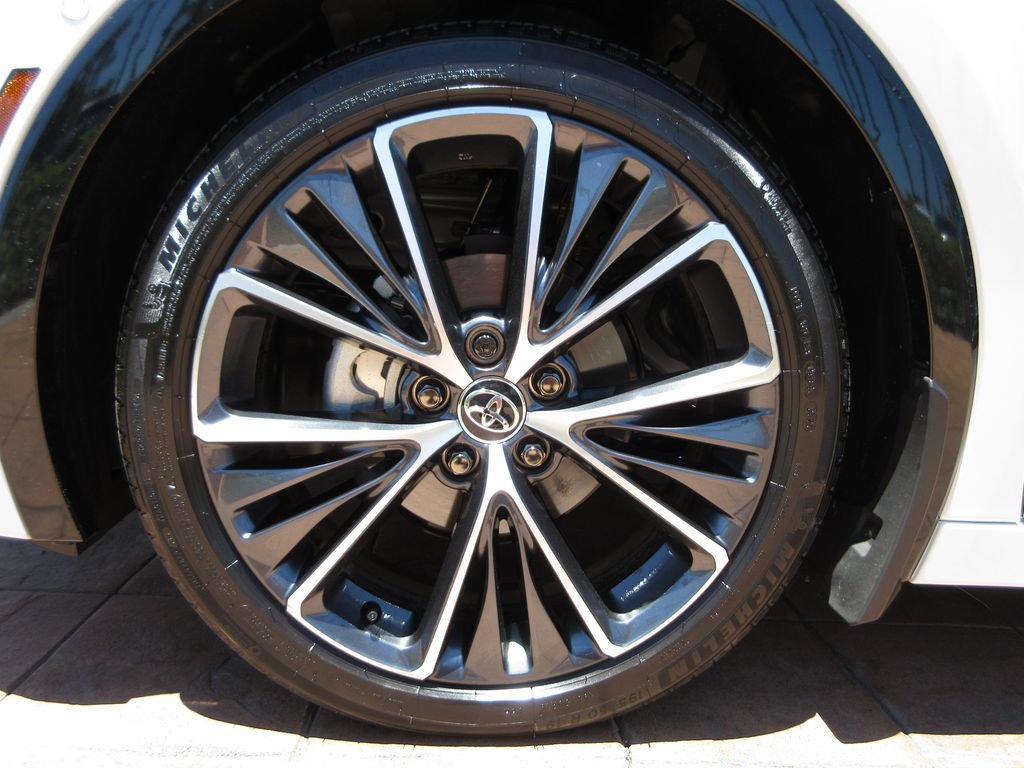 Used 2026 Toyota Prius Limited w/ Limited Premium Package FWD image 8