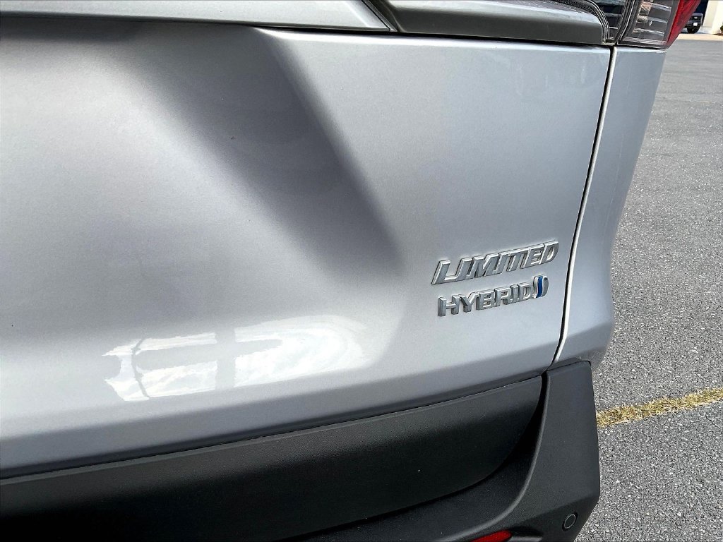 Used 2022 Toyota RAV4 Limited AWD/4WD image 31