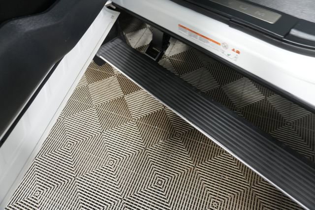 Certified 2022 Ford F450 Platinum w/ FX4 Off-Road Package image 21