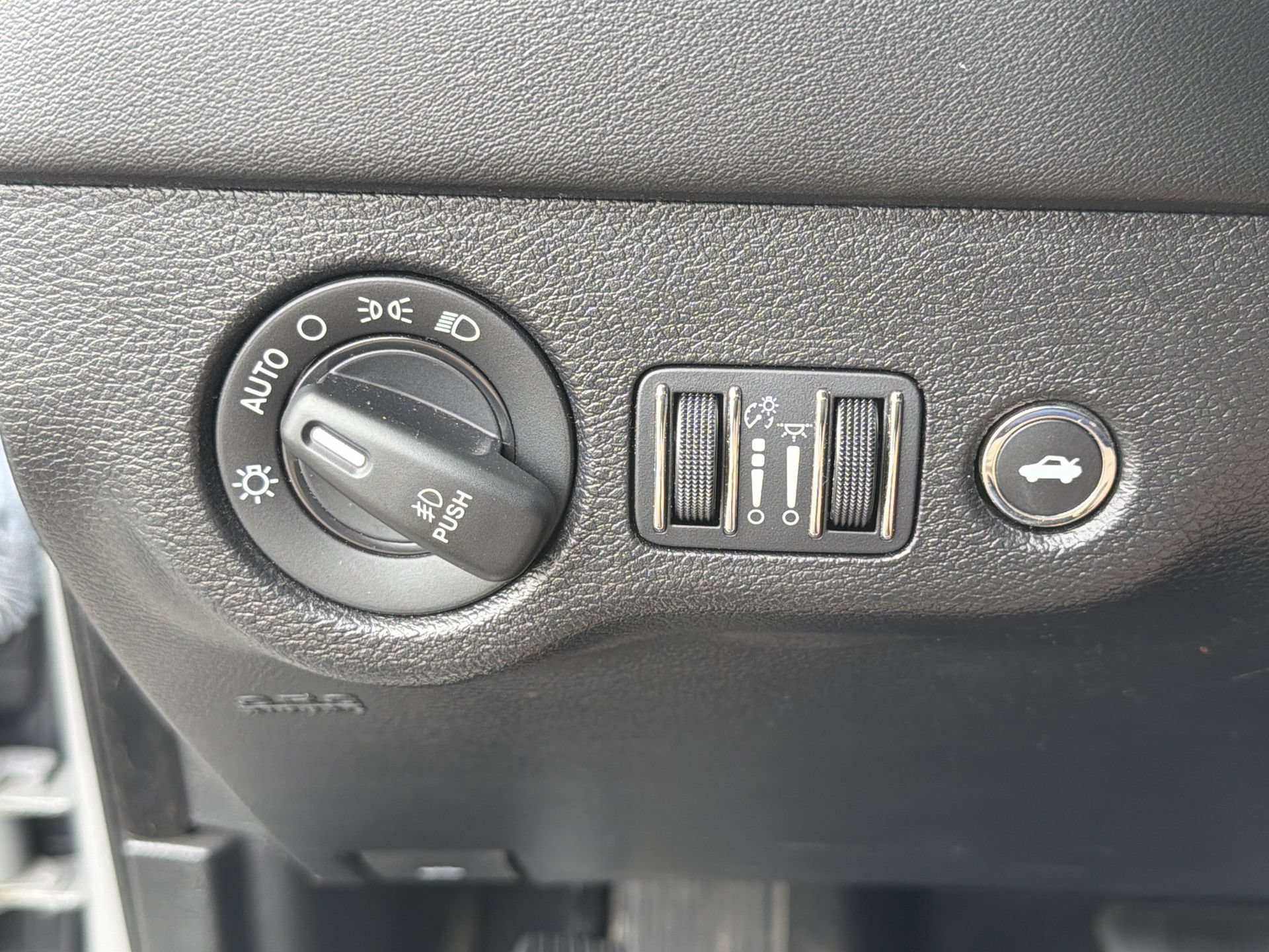 Used 2023 Dodge Charger R/T w/ Plus Group RWD image 18