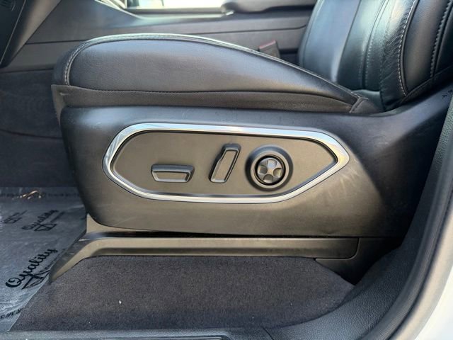 Used 2024 Jeep Wagoneer L Series II RWD image 11
