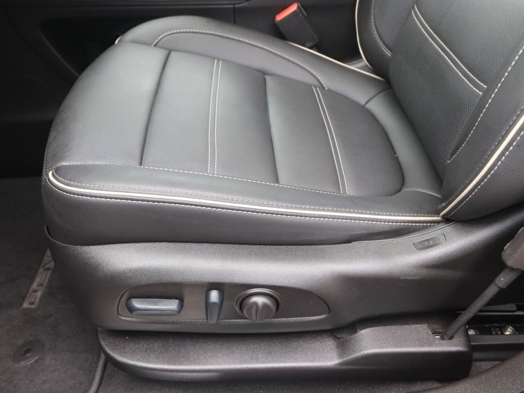 Used 2023 GMC Acadia Denali w/ Denali Ultimate Package FWD image 19