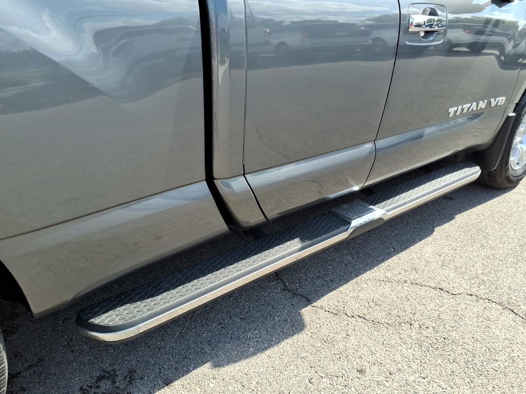 Used 2019 Nissan Titan SV w/ SV Convenience Package RWD image 7