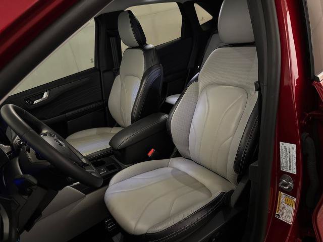 Certified 2025 Ford Escape SE w/ PHEV Premium Package FWD image 17