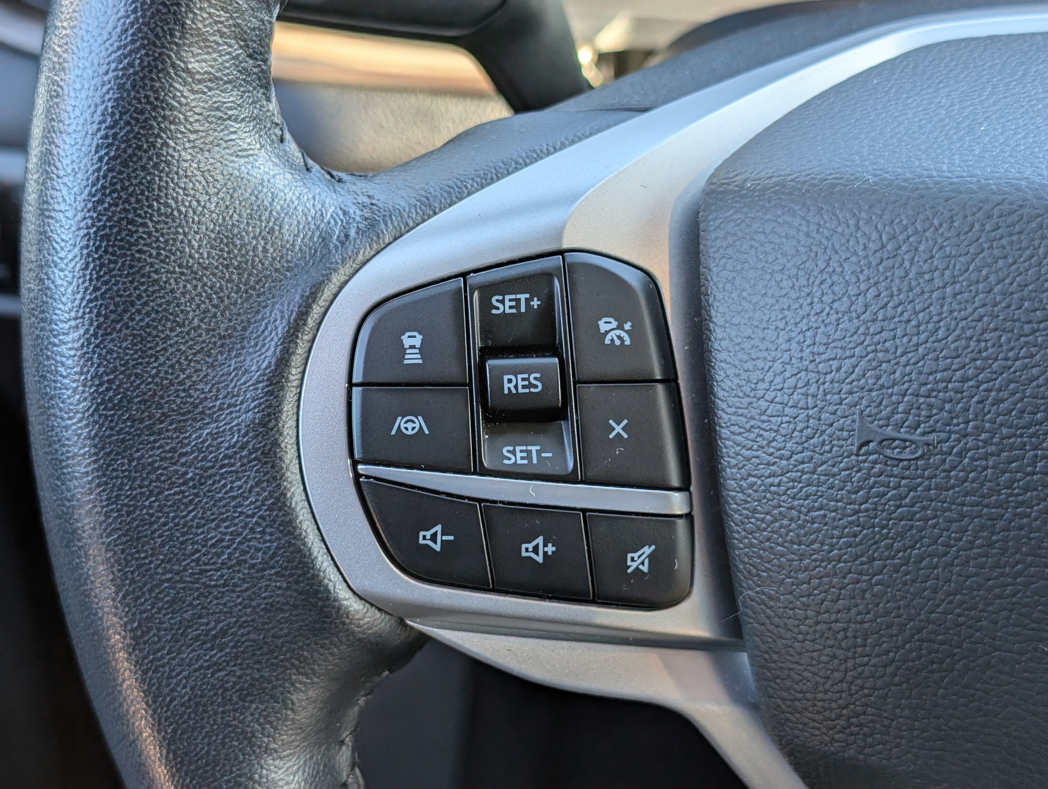 Certified 2022 Ford Explorer Limited w/ Limited Technology Package image 26