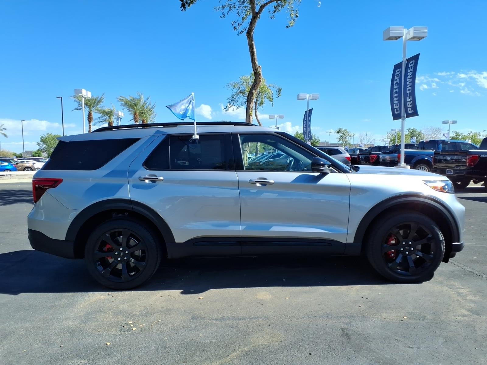 Certified 2023 Ford Explorer ST w/ Equipment Group 401A AWD/4WD image 3