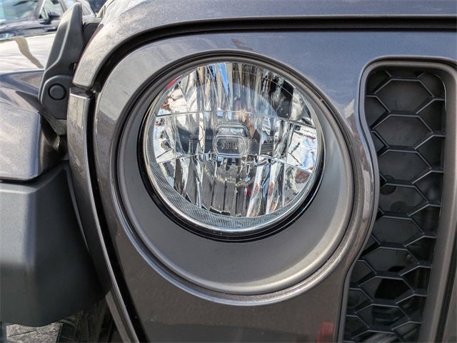 Used 2023 Jeep Gladiator Rubicon w/ Cold Weather Group image 10