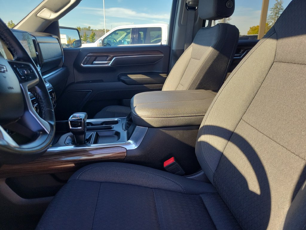 Used 2023 Chevrolet Silverado 1500 RST w/ Max Trailering Package AWD/4WD image 20