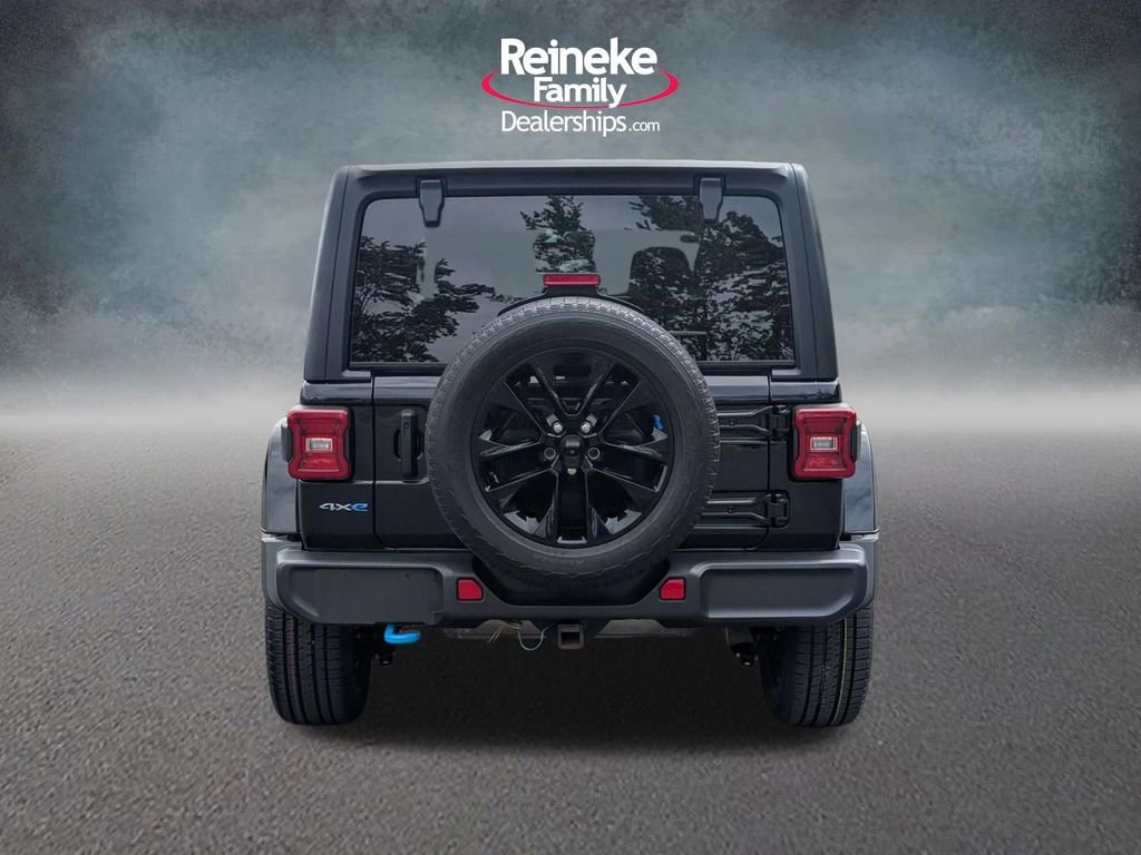 Used 2023 Jeep Wrangler Unlimited Sahara w/ Cold Weather Group AWD/4WD image 6