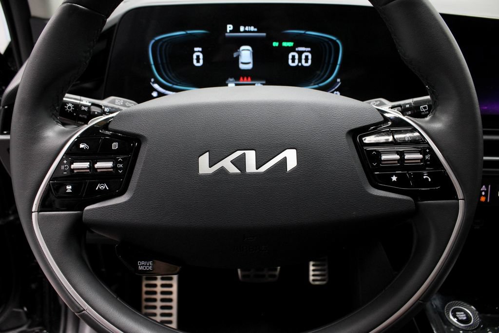 Used 2025 Kia Niro EX Touring FWD image 32