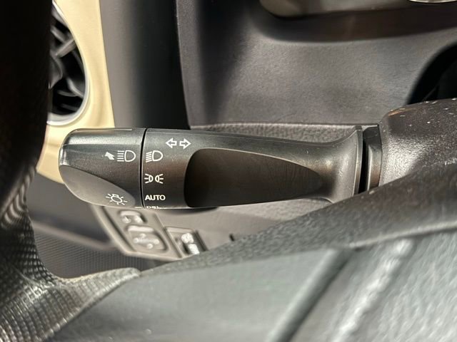 Used 2018 Toyota Corolla LE image 19