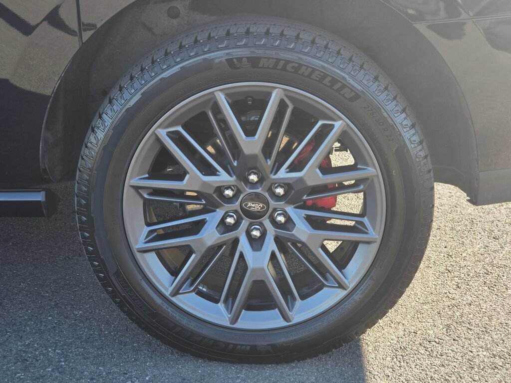 Certified 2025 Ford Expedition Max Platinum w/ Stealth Performance Package AWD/4WD image 9