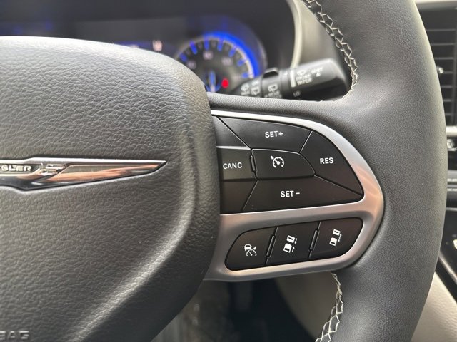 Used 2023 Chrysler Pacifica Touring-L w/ Road Tripper Package image 24