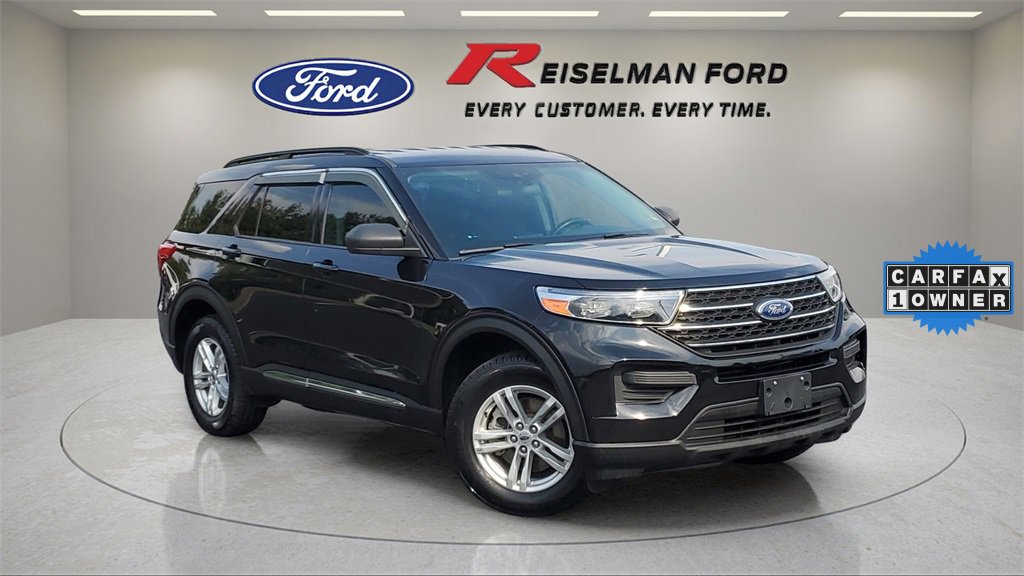 Certified 2022 Ford Explorer XLT image 1