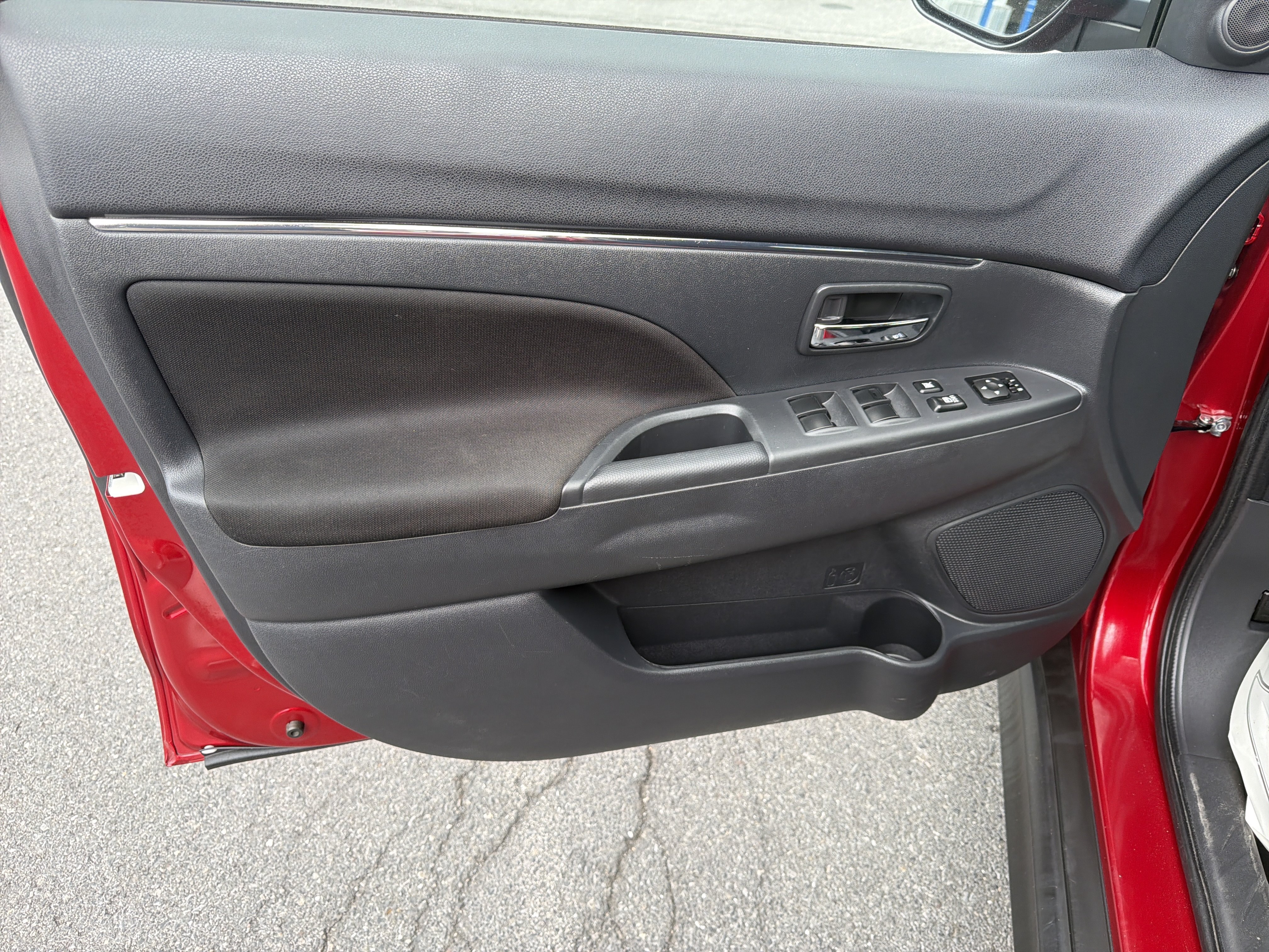 Used 2025 Mitsubishi Outlander Sport AWD image 15