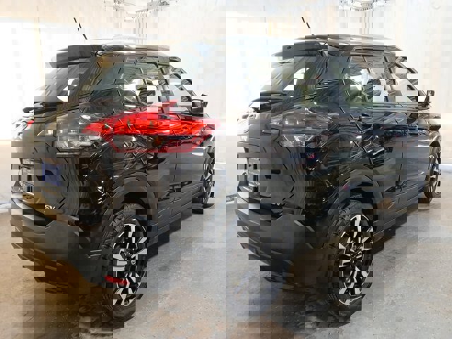 Used 2019 Nissan Kicks SV image 3