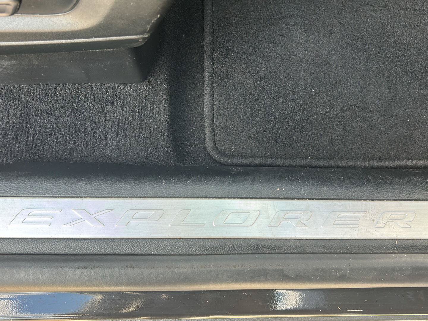 Certified 2022 Ford Explorer Limited RWD image 34