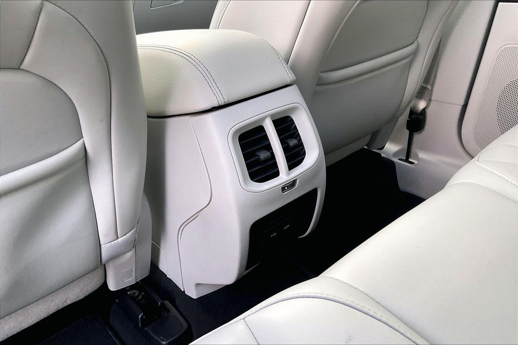 Used 2020 Jeep Cherokee Latitude Plus FWD image 12