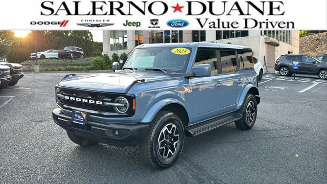 Certified 2025 Ford Bronco Outer Banks AWD/4WD image 1