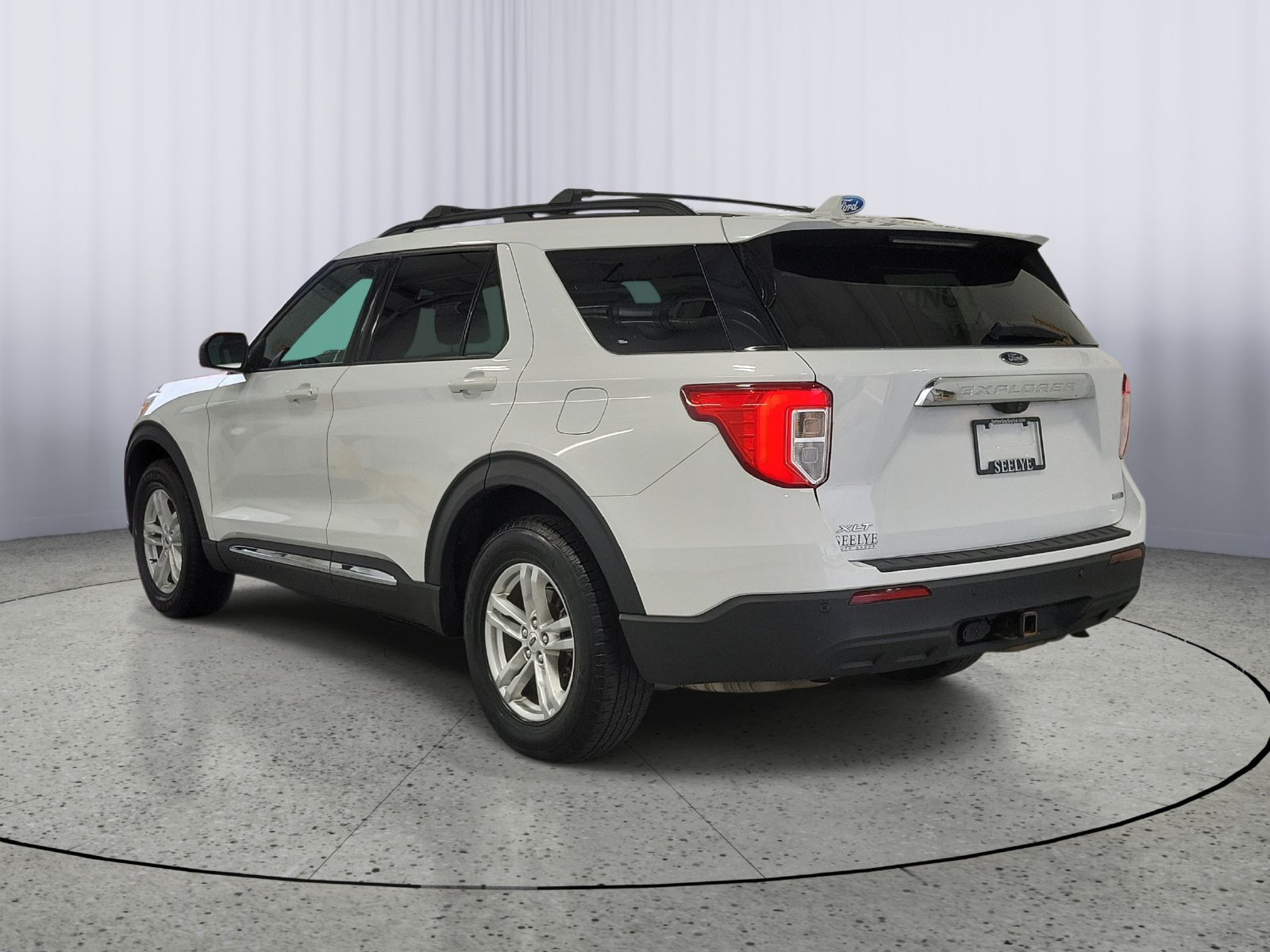 Certified 2020 Ford Explorer XLT w/ Comfort Package AWD/4WD image 3