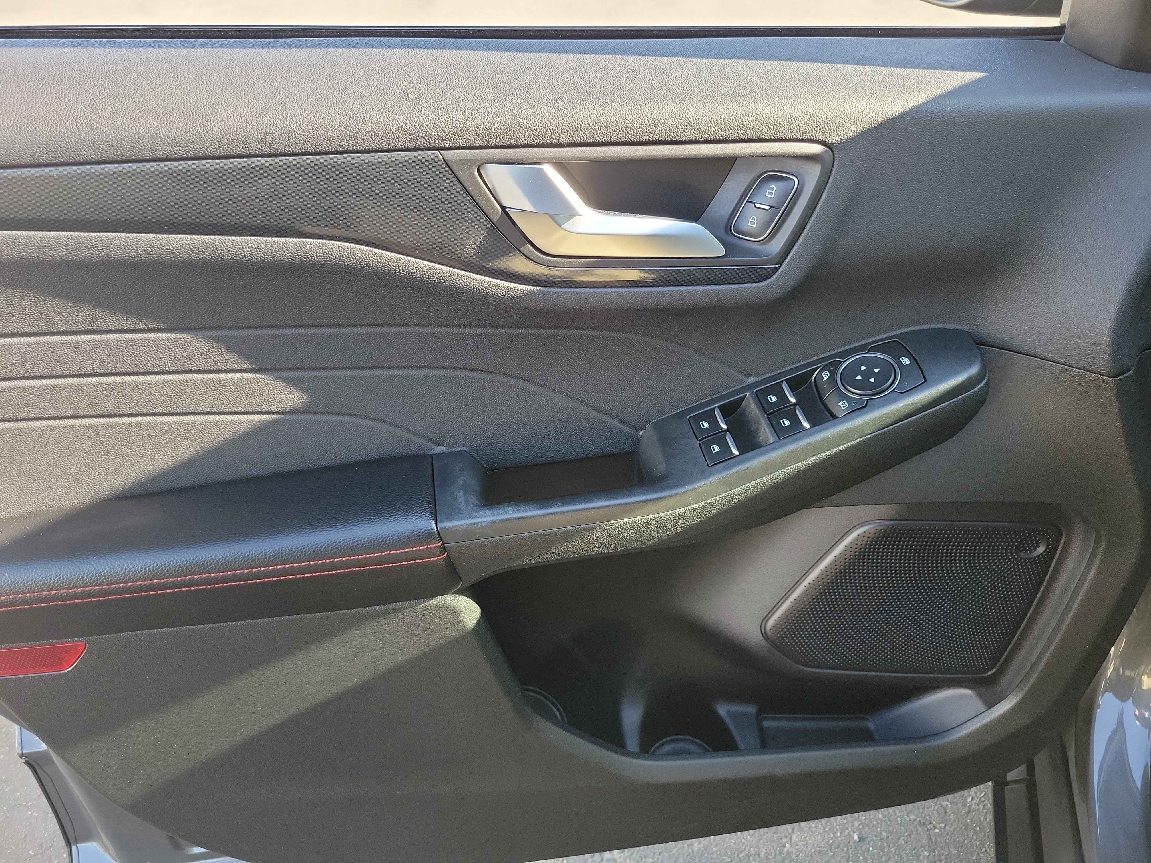 Certified 2024 Ford Escape ST-Line w/ Tech Pack #1 FWD image 11