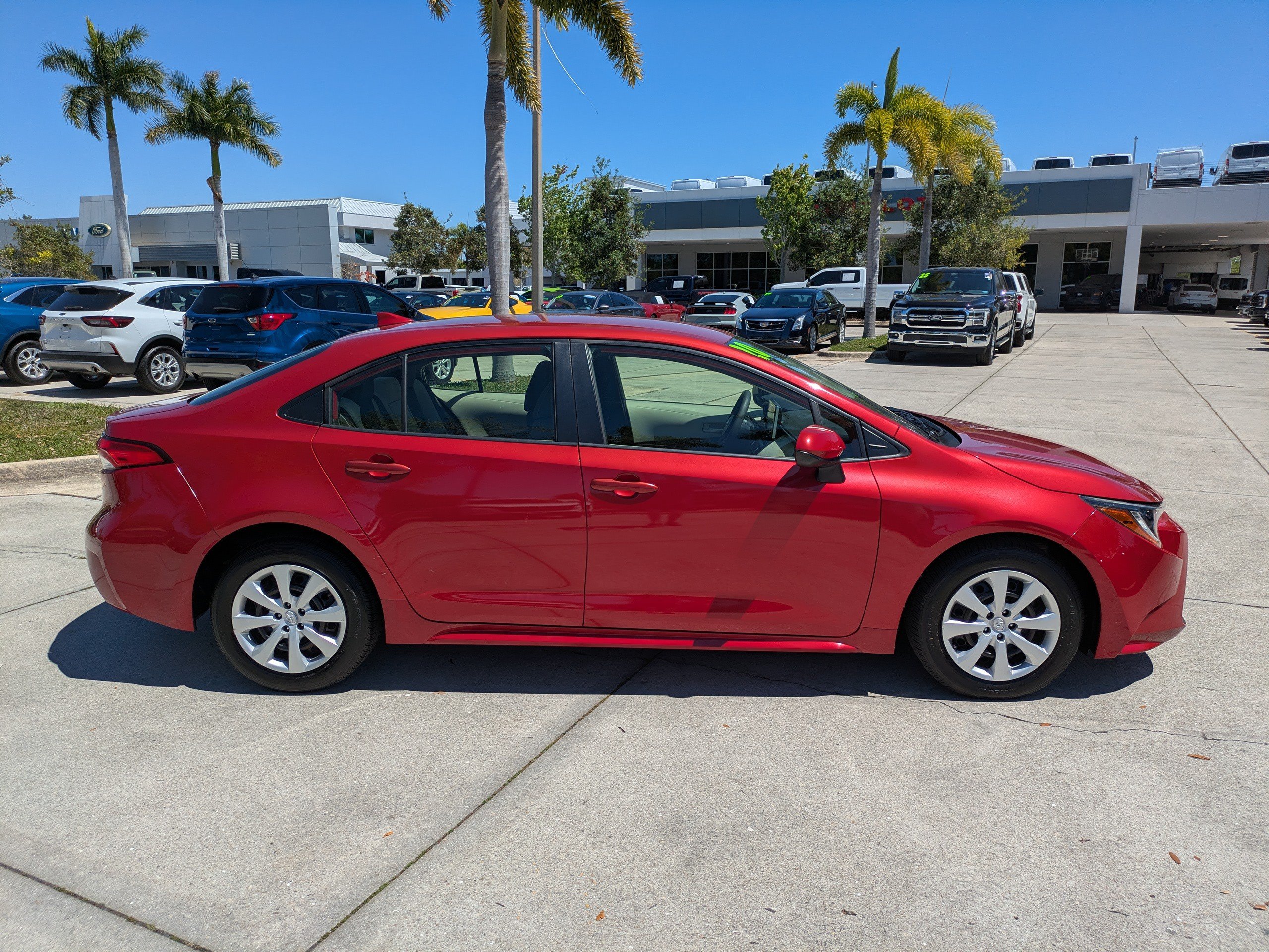 Used 2020 Toyota Corolla LE FWD image 3